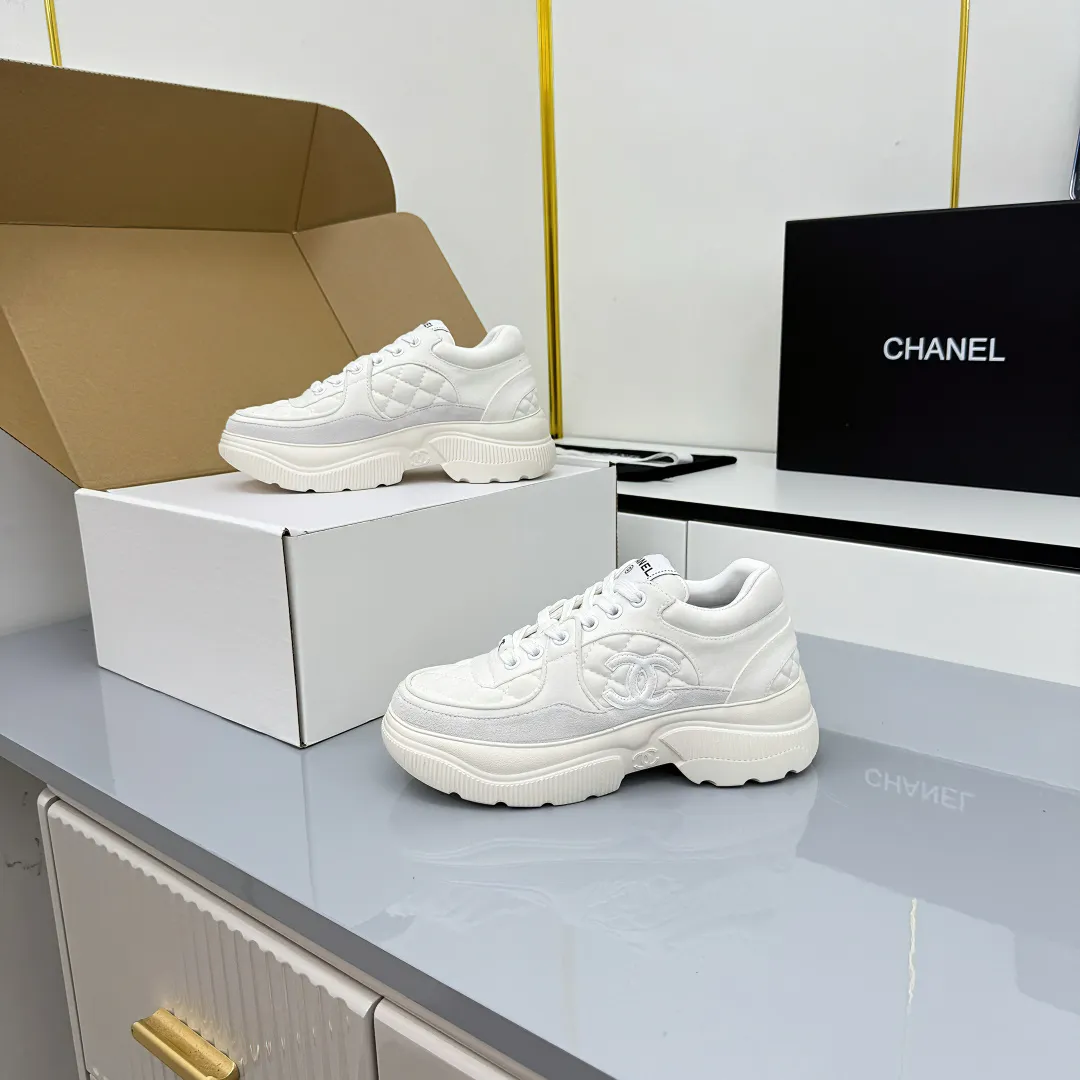 👟👟Ex-factory price 620👟👟 Chanel bread shoes ~ original calfskin panda shoes Chanel 25C latest hot style panda black and white sports shoes casual sneakers Xiaoxiang hot item classic black and white panda color coco girls must pay Fabric: original custom mixed sheepskin lining: original imported breathable mesh lining outsole: Original molded rubber + TPU combination Size: Women's 35-41
